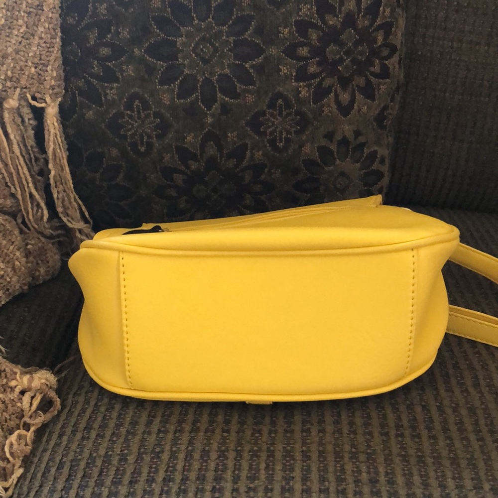 Springtime Yellow Handbag - Picture 6 of 8